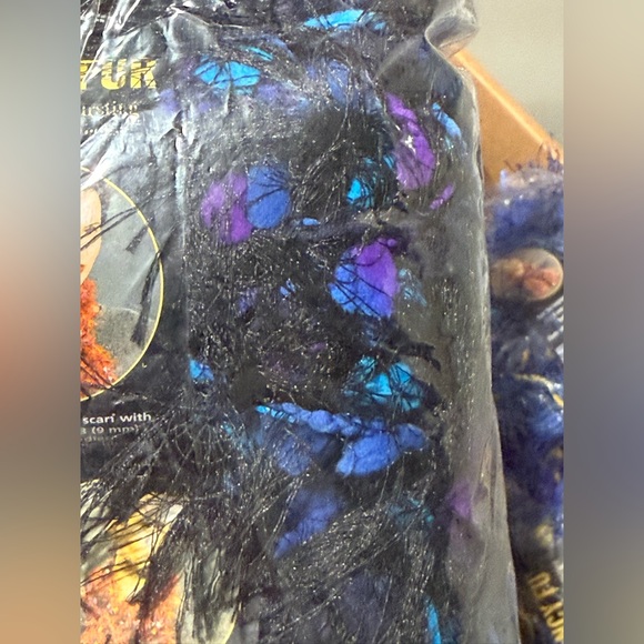 Lion Brand Fancy Fur Yarn 1.75 oz Stain Glass Black Lot Of 3 Knit Crochet Craft - Picture 4 of 4